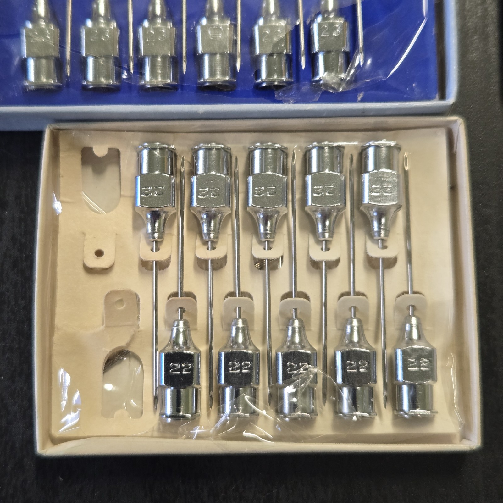 Vintage Hypodermic Needle Lot 22ga 1” Propper Crown Brand + Arista Boxes Display