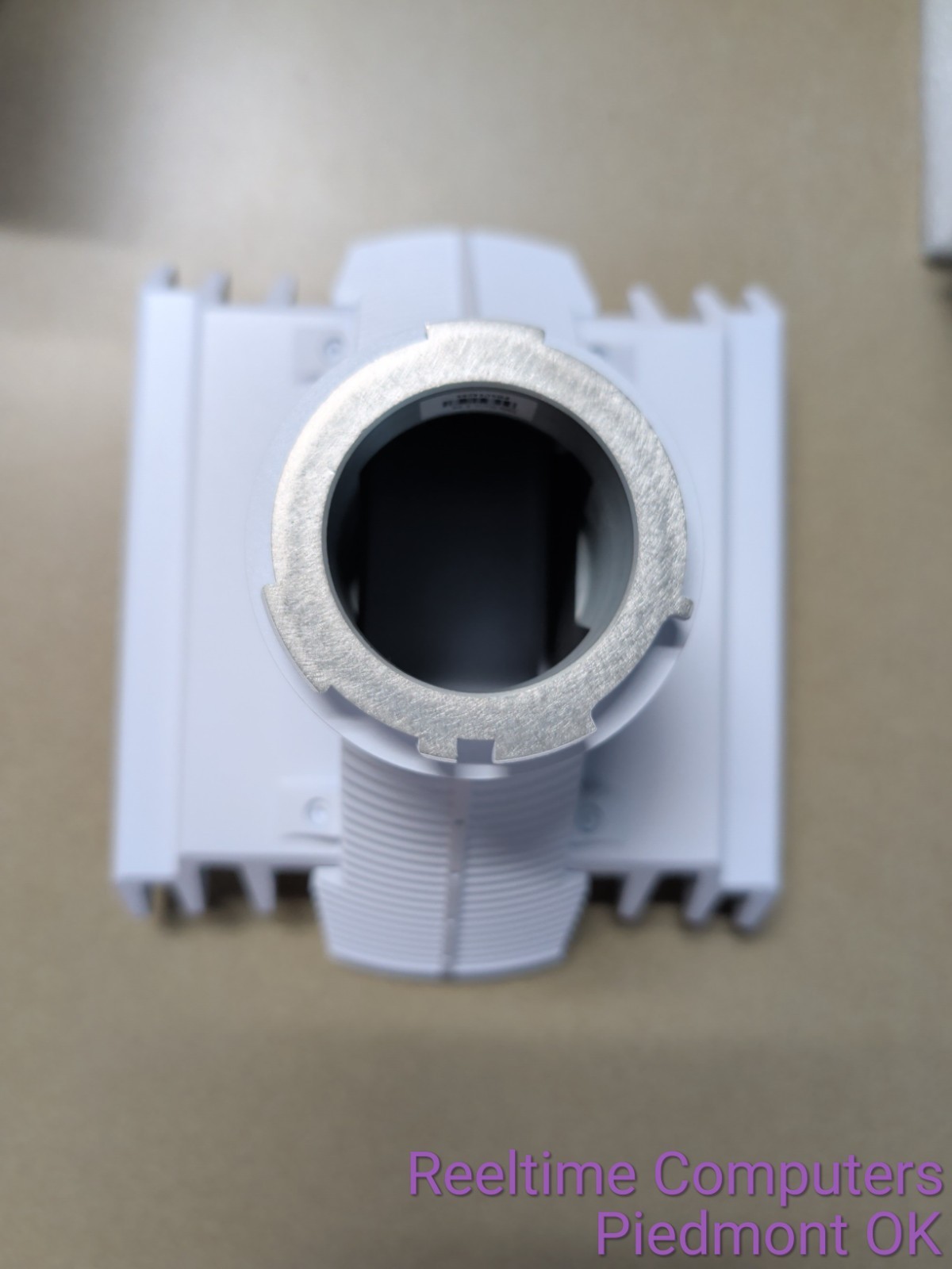 Ubiquiti HORN-5-90 5GHz 90° Beamwidth Isolation Horn Antenna 13 dBi – BNIB