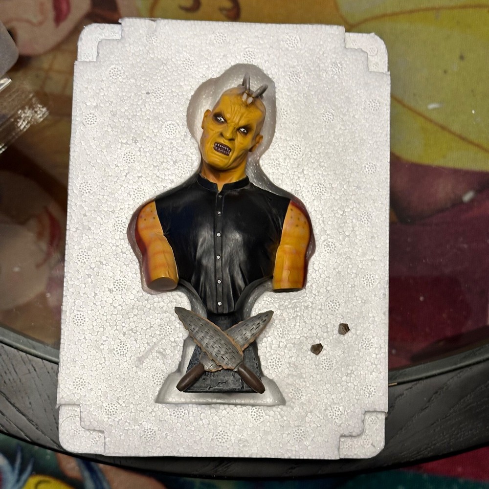 Buffy the Vampire Slayer Kulak Bust DAMAGED PLEASE READ