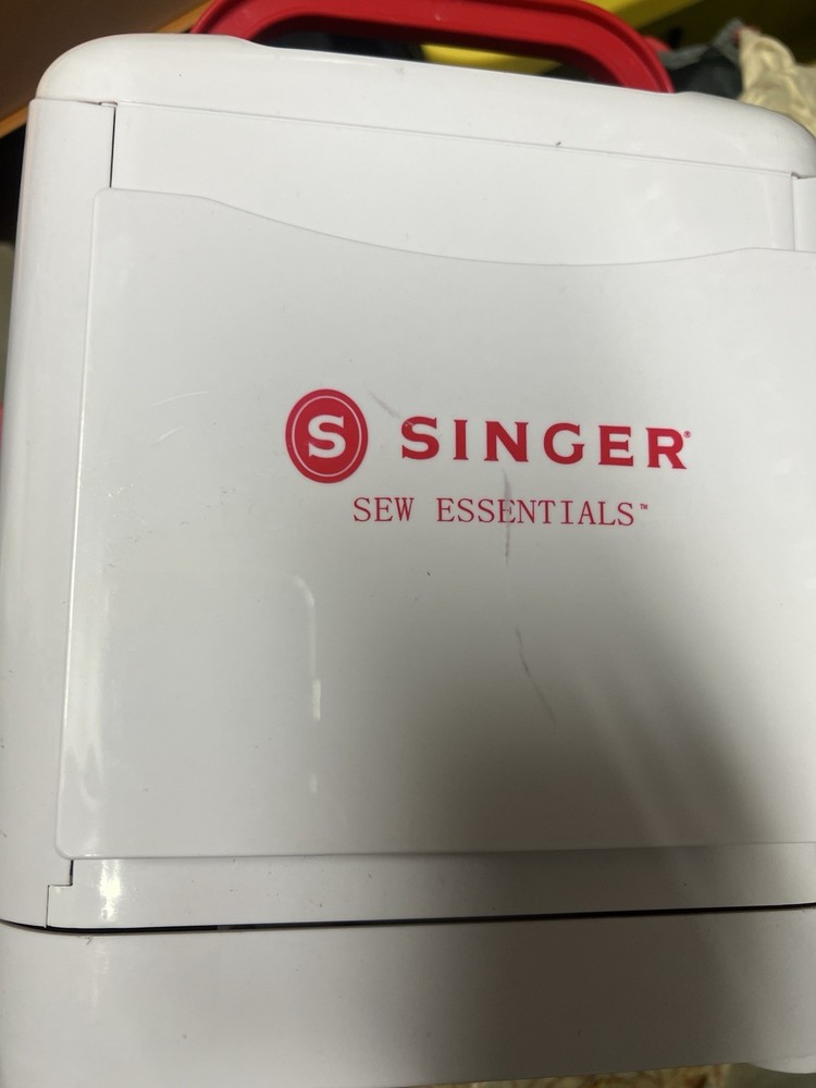 SINGER Organizer Sew Essentials Storage Case Box Portable With Some Accessories