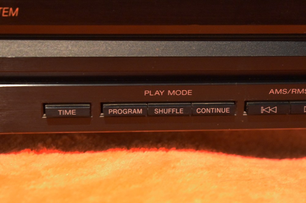 VINTAGE SONY 5 CD PLAYER WITH REMOTE CDP-C500