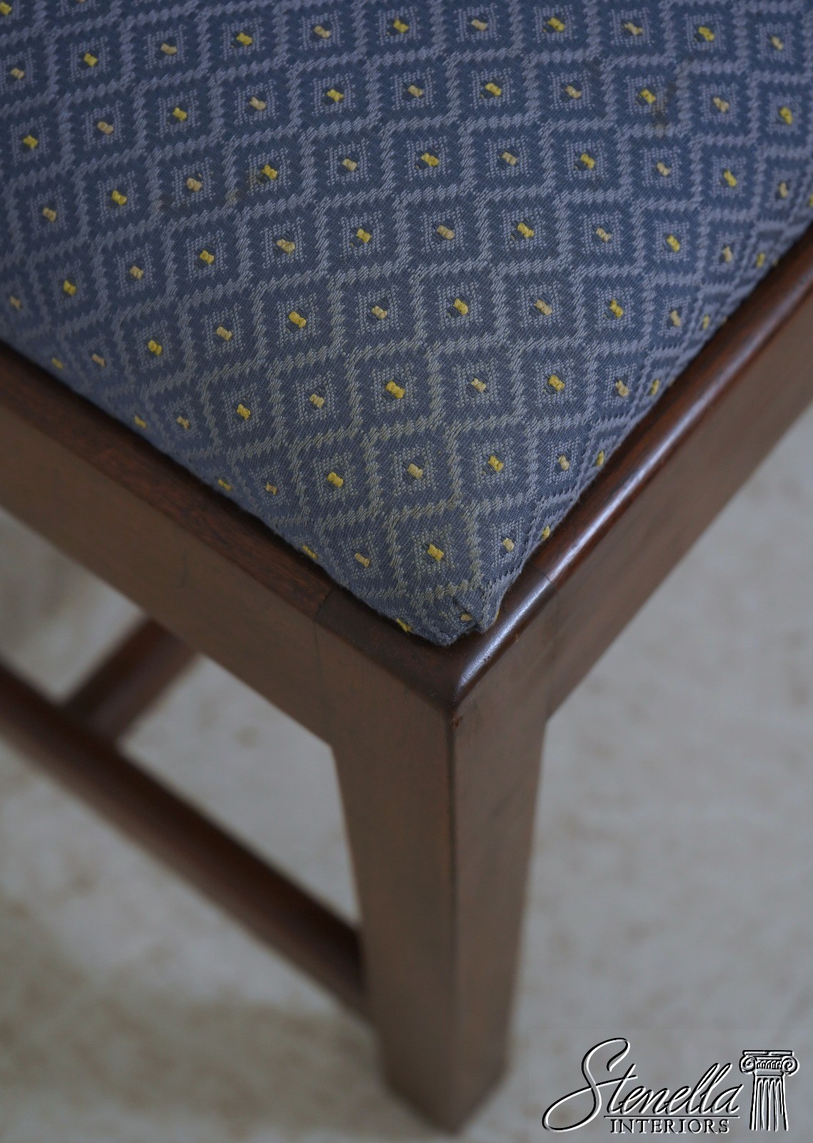 71682: KITTINGER Colonial Williamsburg Chippendale Mahogany Stool