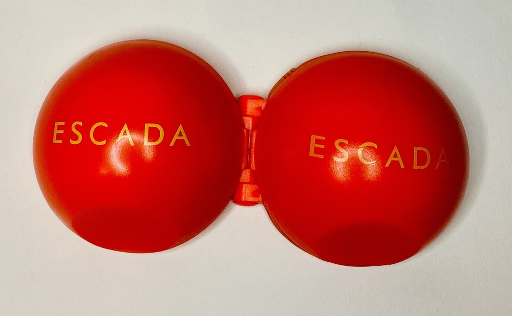 Escada speakers