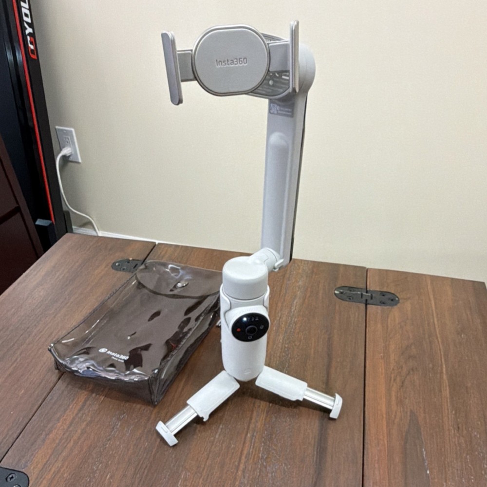 Insta360 Flow Motorized Foldable Smartphone Gimbal Stabilizer