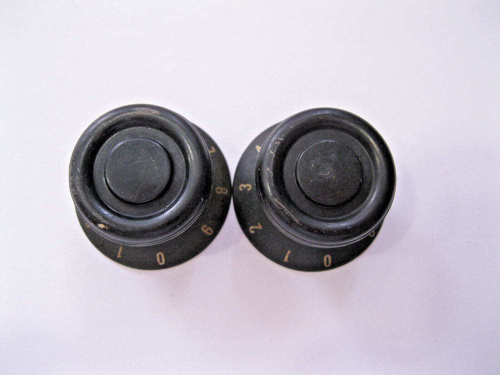 2 VINTAGE HAM RADIO KNOBS 3/4" KNOBS WITH WITH BASE NUMBERS.