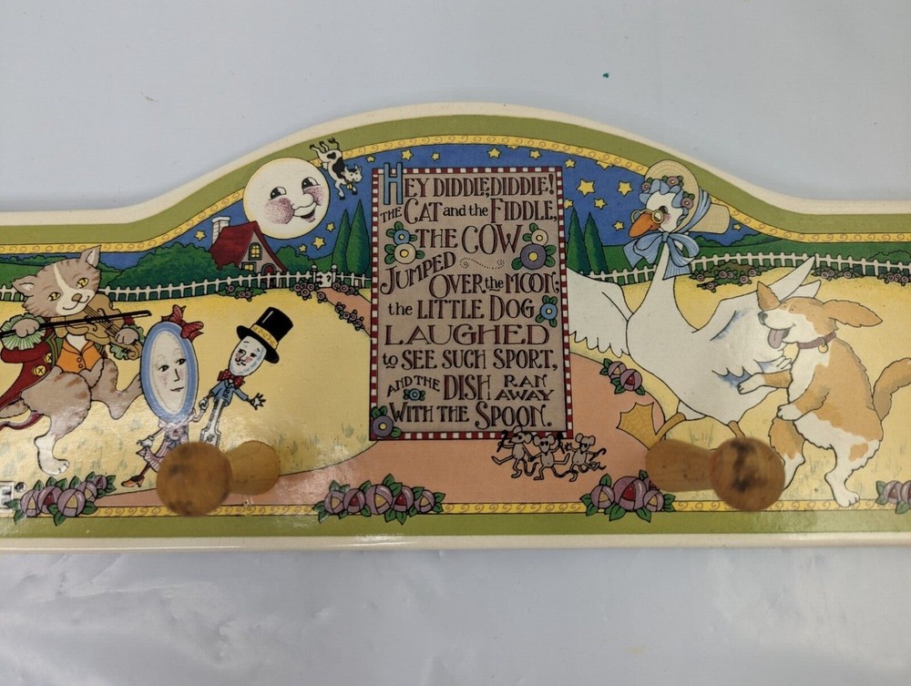 Hey Diddle Diddle Ceramic Coat Hanger Rack 16.75 Inch
