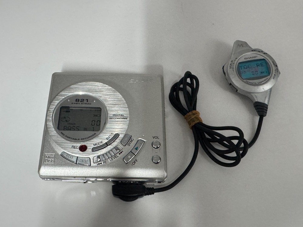 Sharp MD Portable Recorder MD-M821 Silver With Remote AC Adapter Tested Japan
