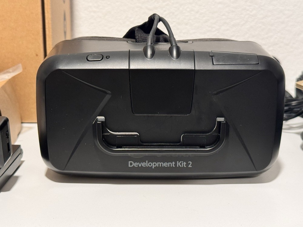 Oculus Development Kit 2 VR Headset + Extras Original Packaging Powers On TESTED