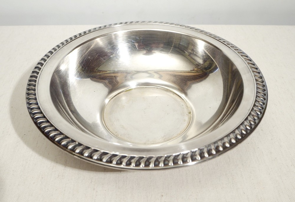 Vintage Wm A Rogers Silver Plated 11" Bowl