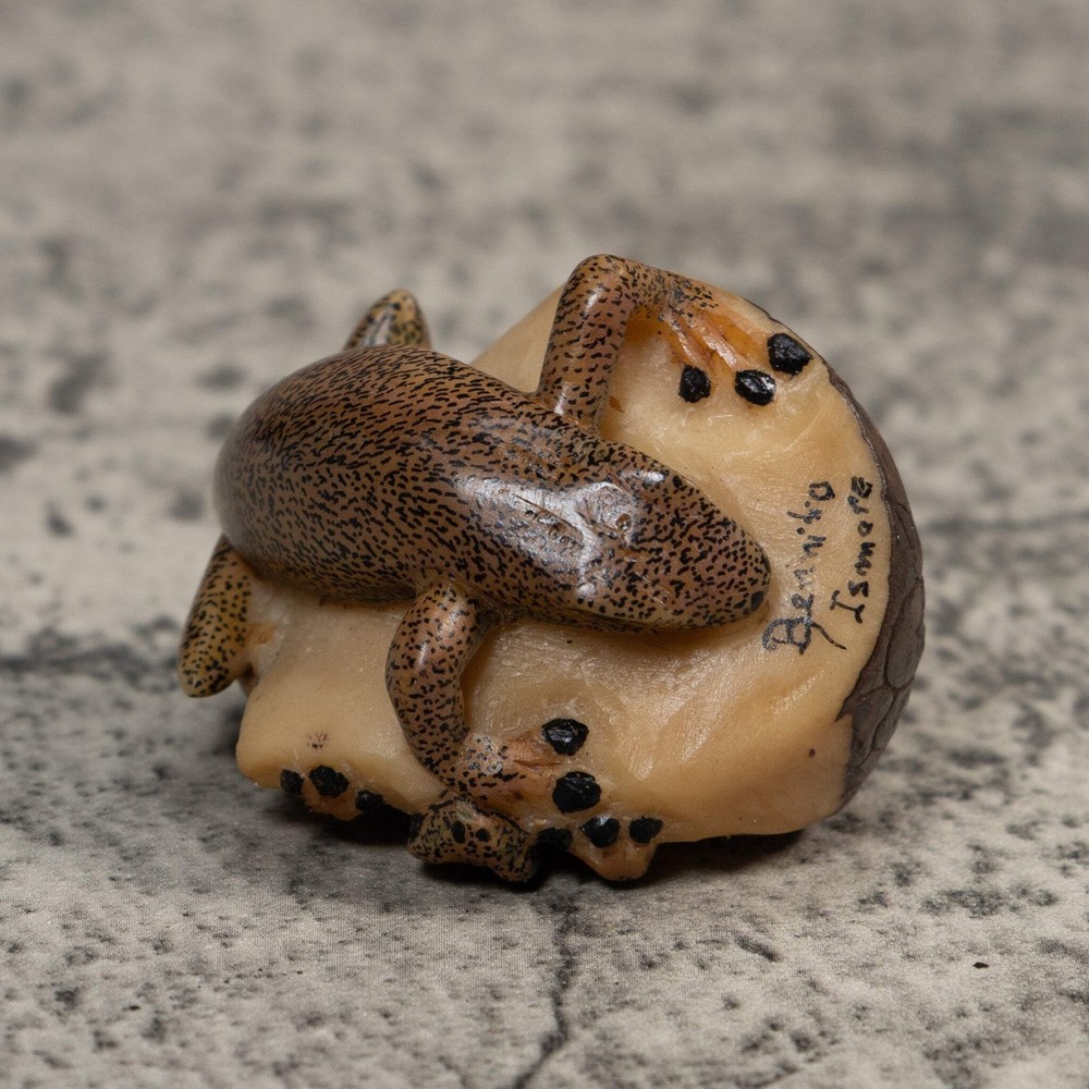 Double Brown Gecko Lizard Tagua Carving