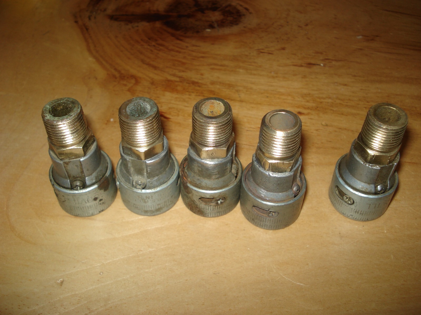 Lot of 5 Scovill Female twist lock push to connect quick air coupler 3/8 NPT