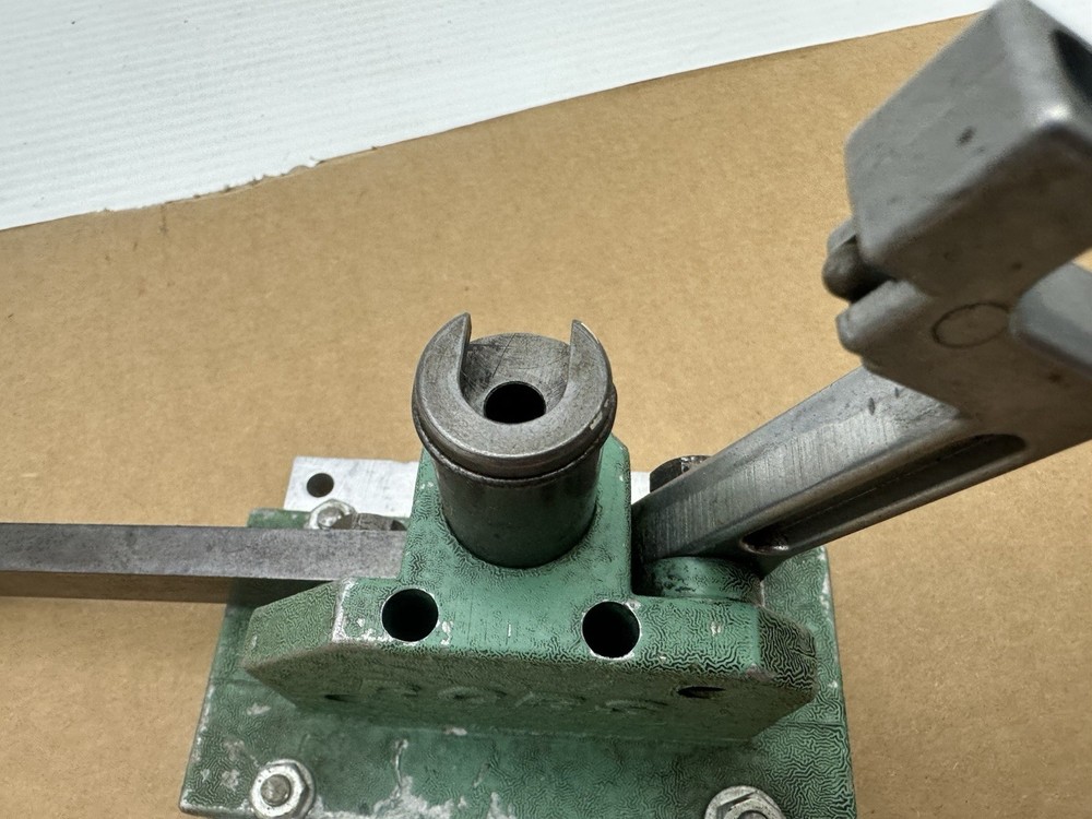 RCBS Bench Mounted Auto Priming Tool Not Complete See Pics