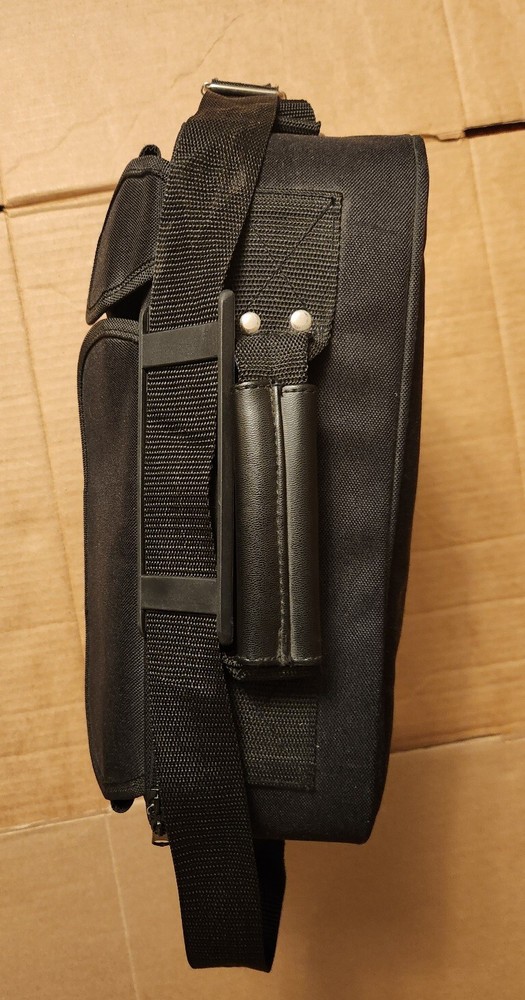 Viewsonic PJD6211 DLP 3D Ready Projector with Case 0 Hours, bundle