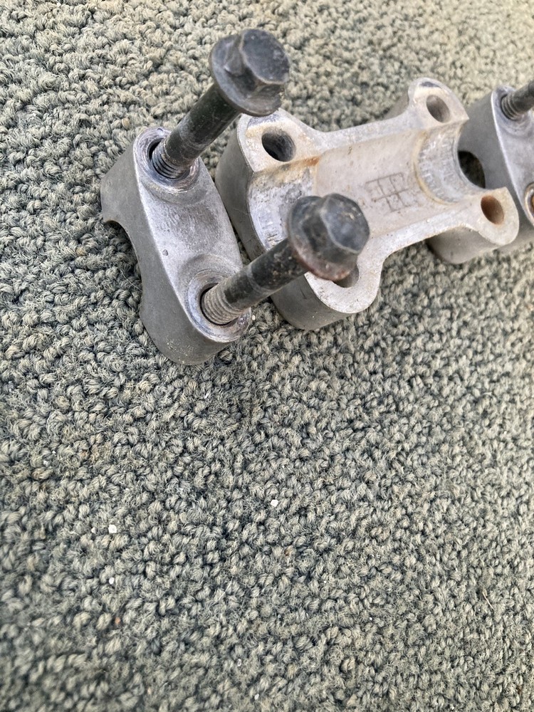 2000 YAMAHA BEAR TRACKER 250 2X4 HANDLEBAR RISER CLAMP BRACKET 99-04