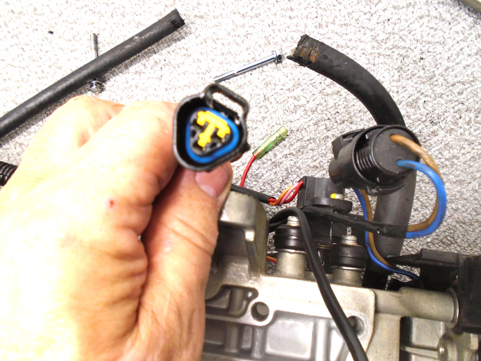 Yamaha OX66 2001-2005 150-250 Hp FUEL INJECTION NOZZLE ASSY 67H-13751-00-00