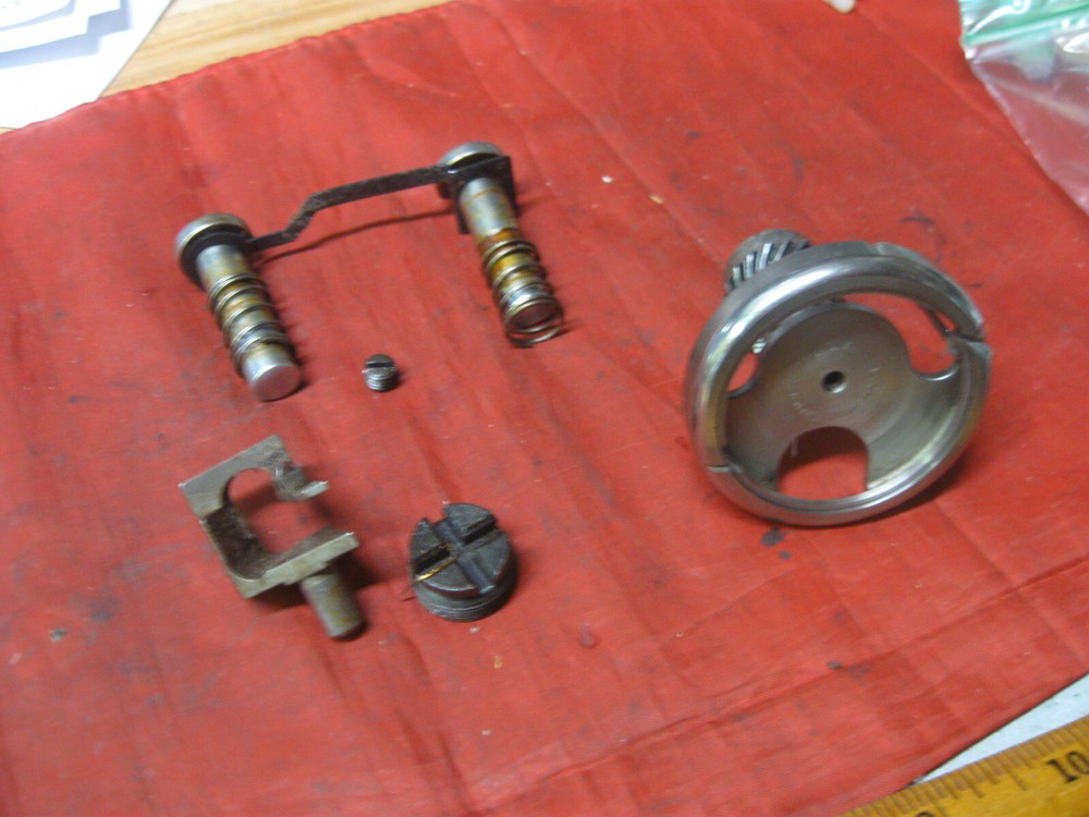 Singer 404 Sewing Machine Parts Rotating Hook VINTAGE