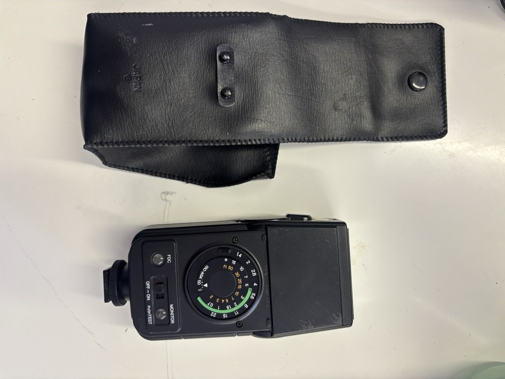 Minolta Auto 132PX Flash with Case (#20368)