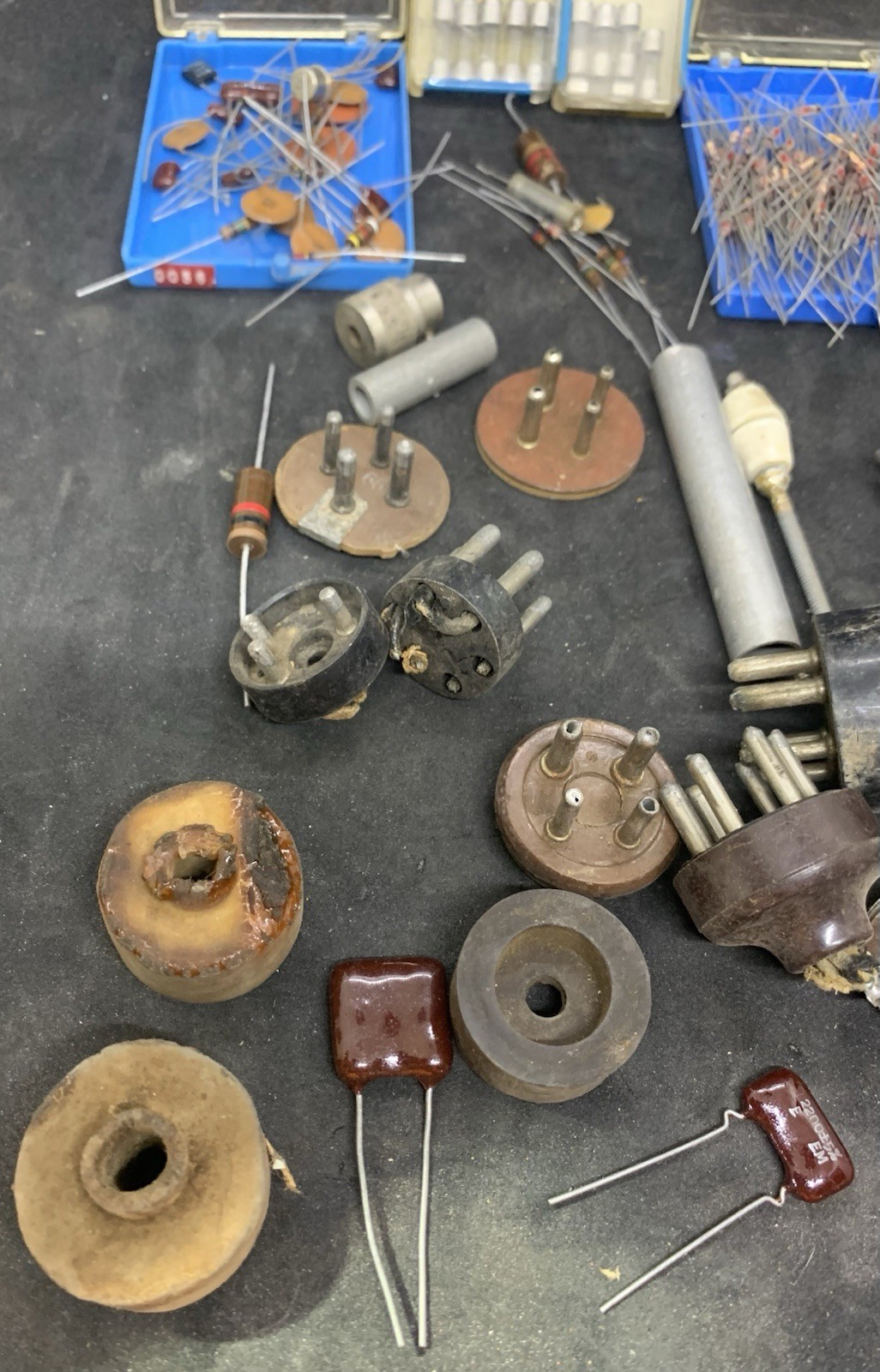 Misc. Radio and Electrical Parts * FROM HAM / ANTIQUE RADIO ESTATE * (A210)