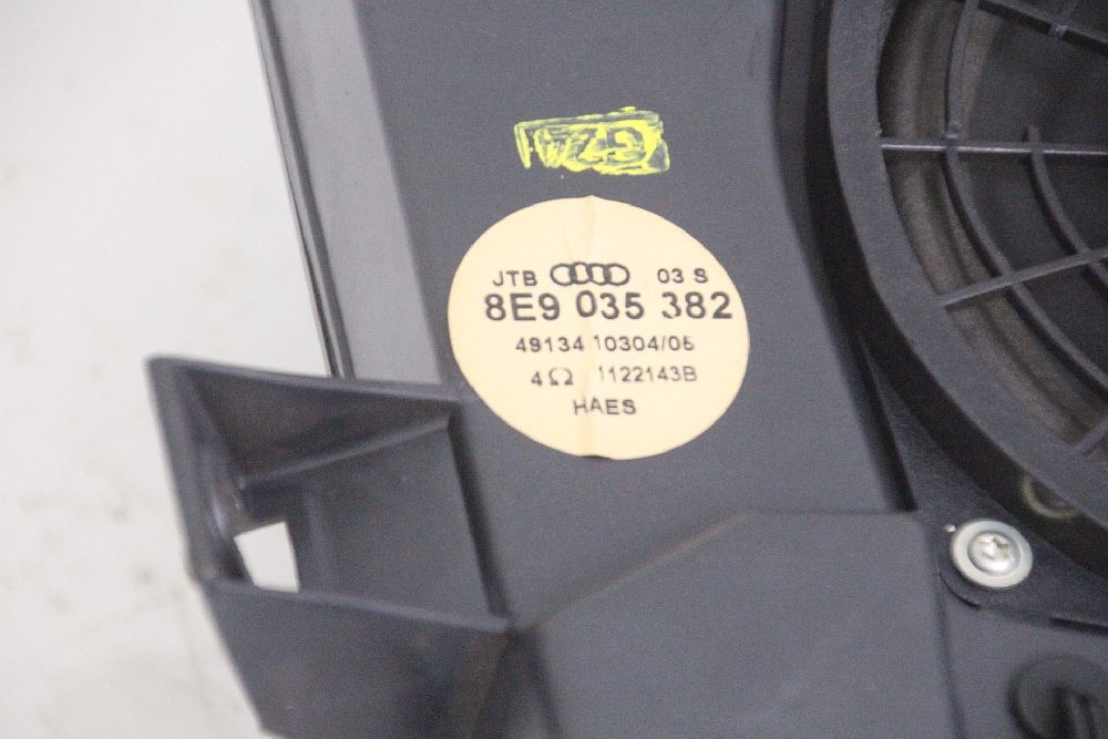 Audi A4 Avant B6 96528 Speaker