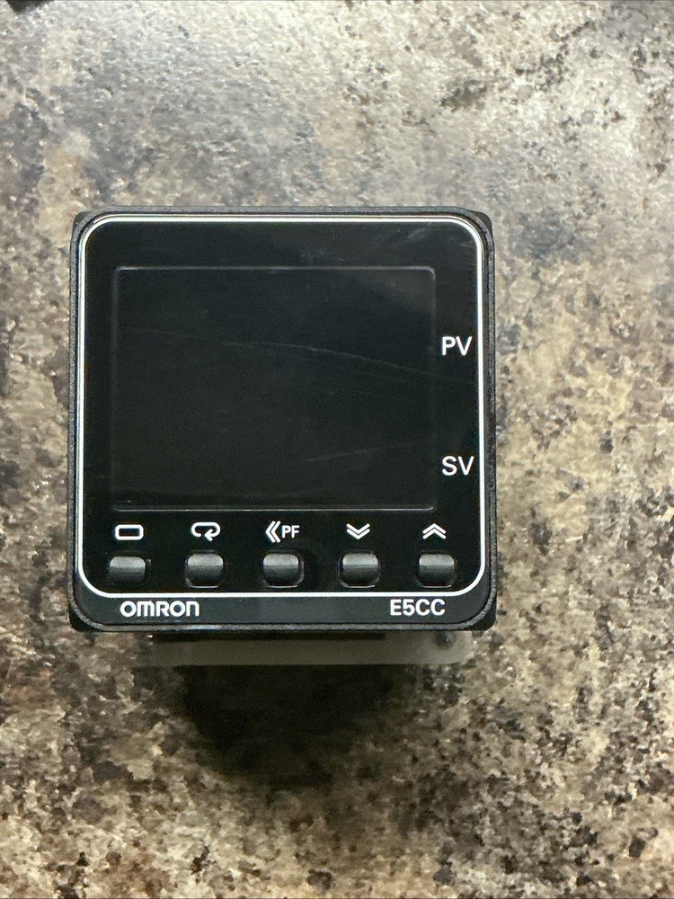 🍀DIGITAL CONTROLLER E5CC-RX3D5M-000 MULTI RANGE 24V AC DC 60HZ🍀