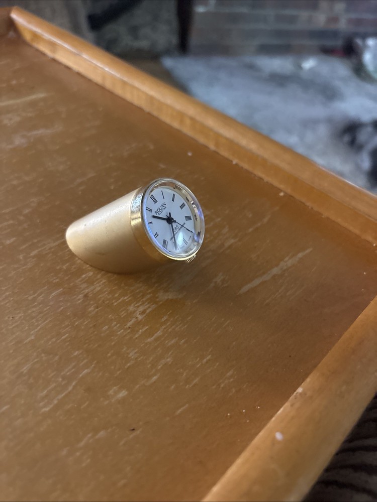 Rouan Desk Clock