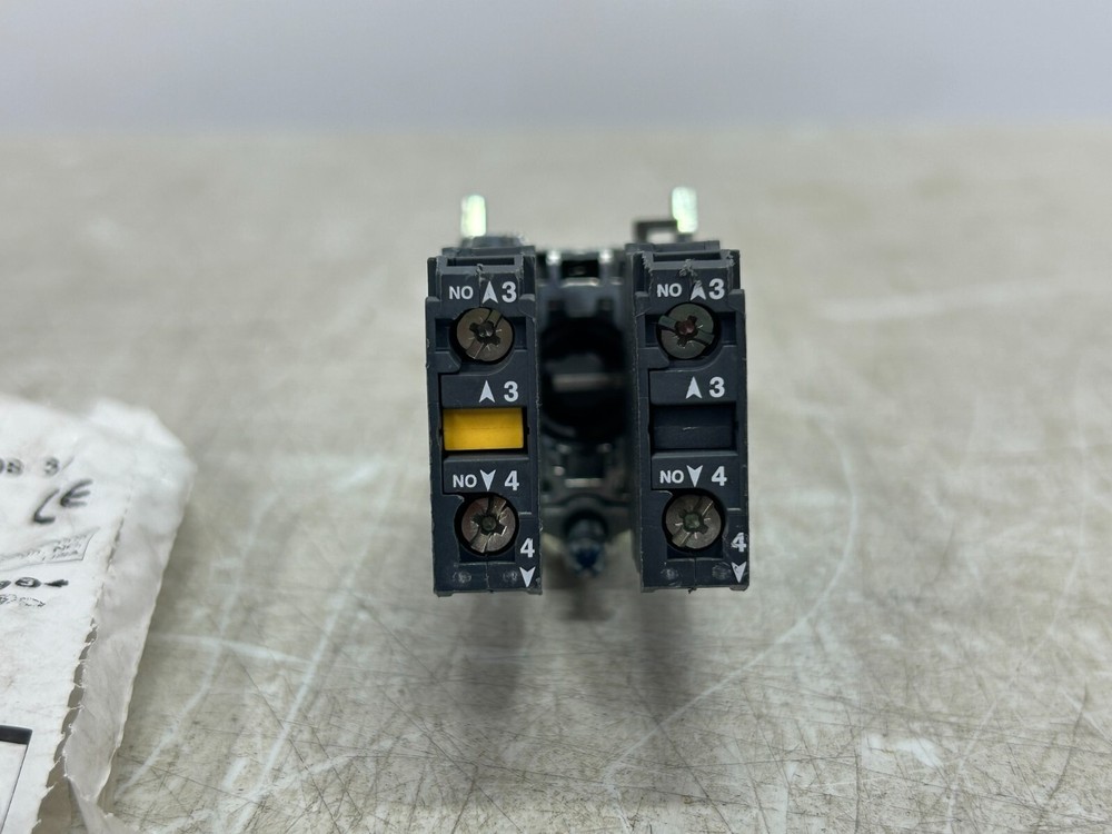 SCHNEIDER XD4PA24 Joystick Controller 4 Direction c/w Spring Return 54mm NEW