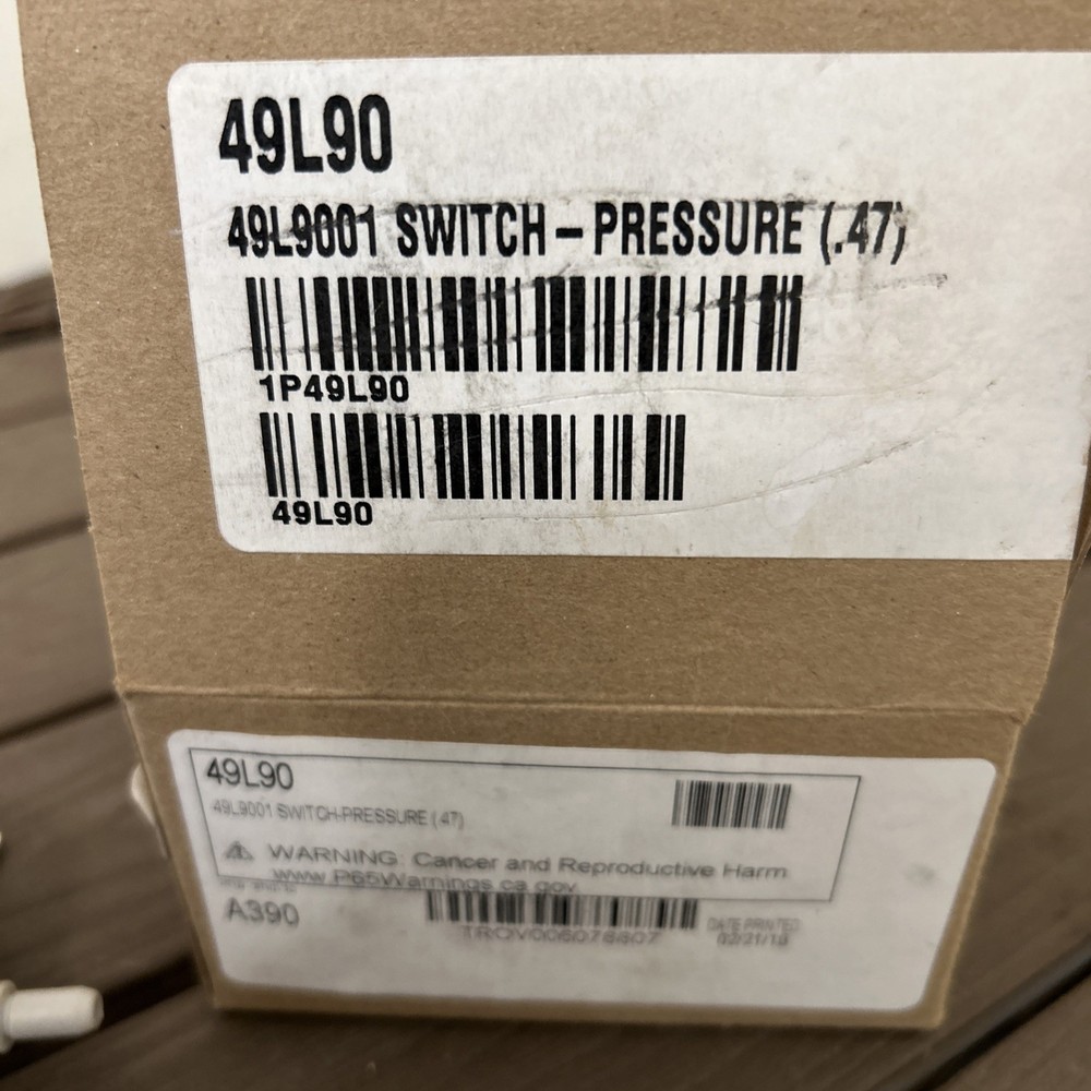 49L90 Pressure Switch .47 WC