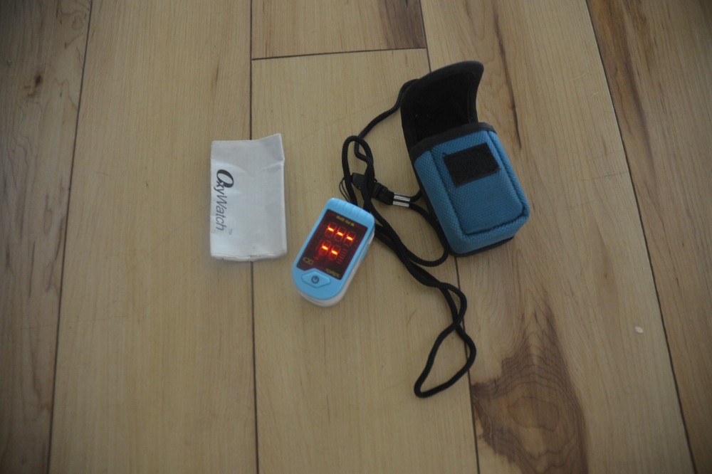 OxyWatch - Fingertip Pulse Oximeter