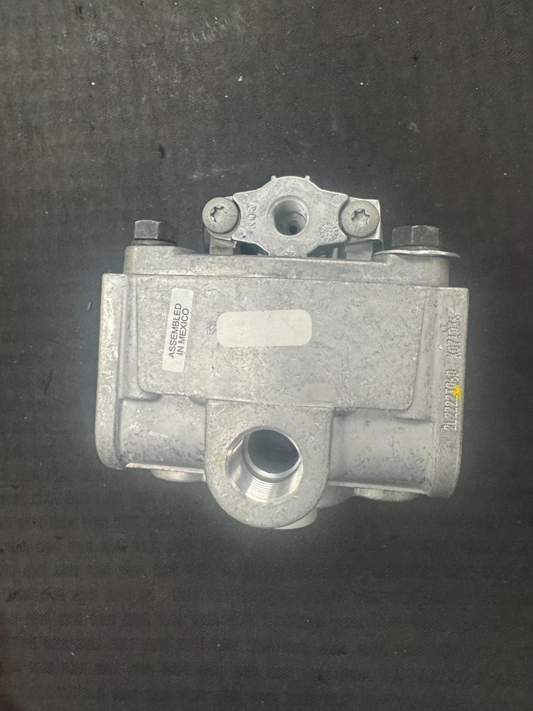 K042276 | Genuine Bendix® Brake Relay Valve