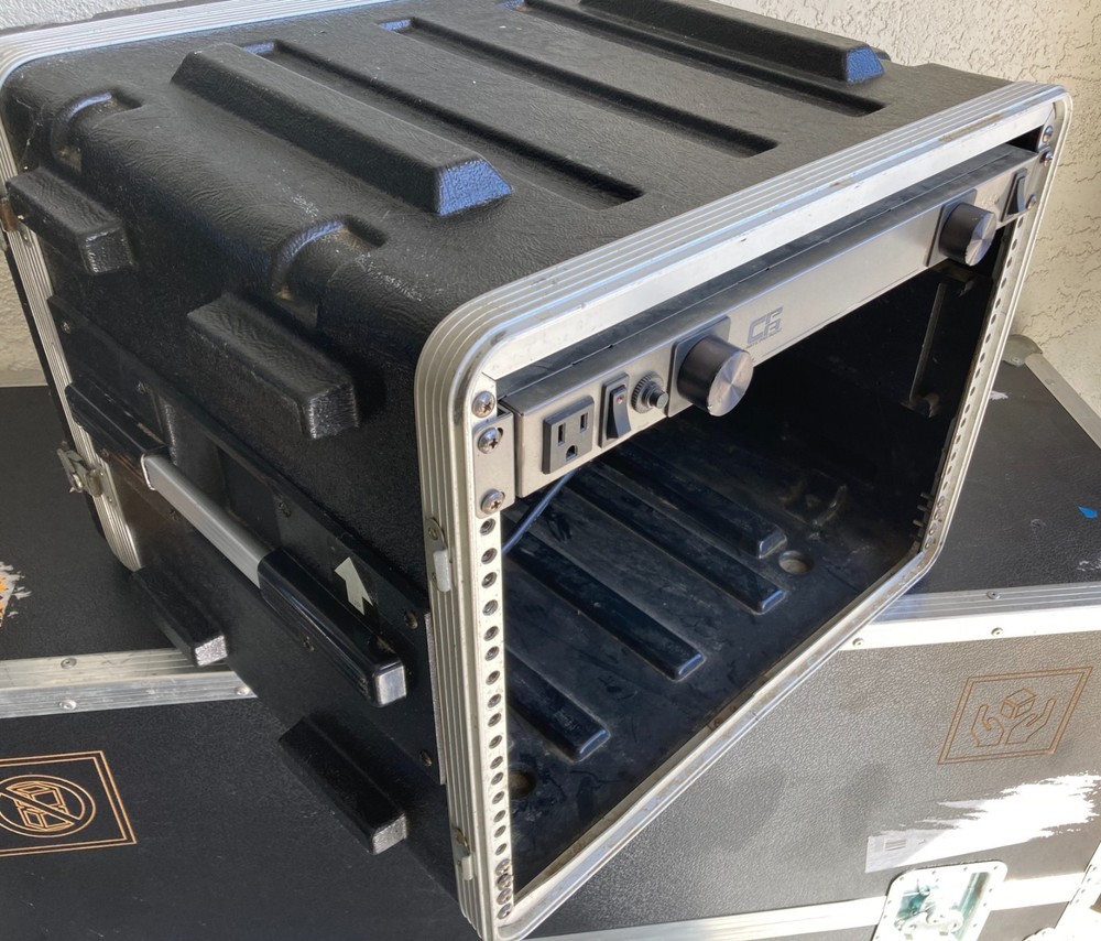 TKL RACK CASE 7 rack spaces w/ LS5-PCL Power Conditioner