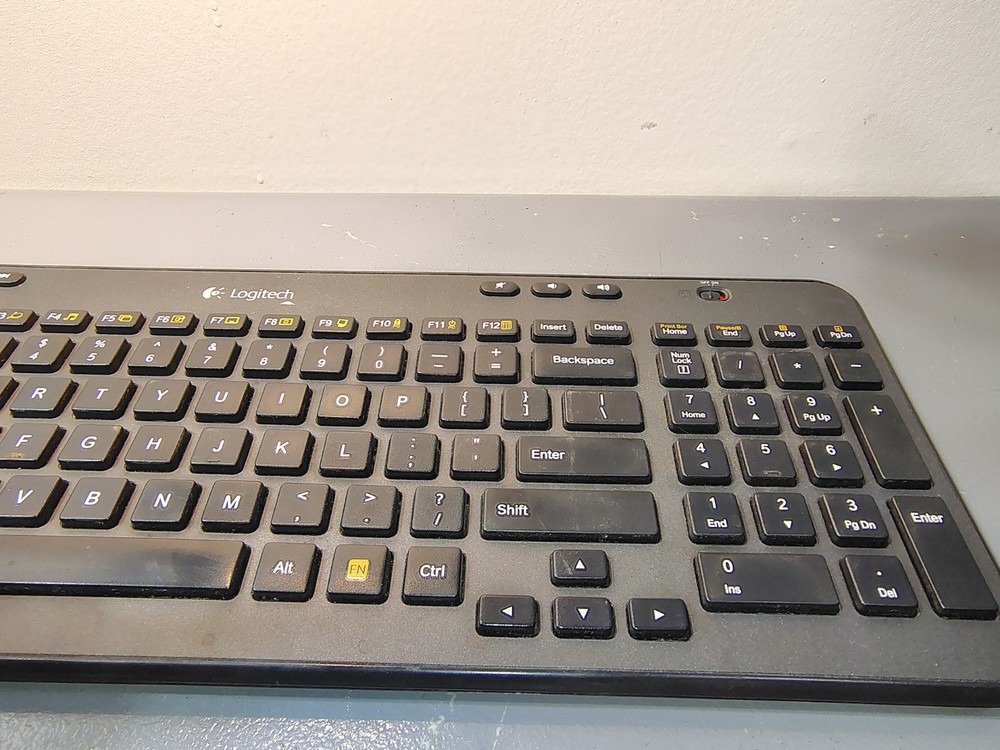 Logitech K360 Wireless Keyboard & Silver Mouse M310 Unifying Logo