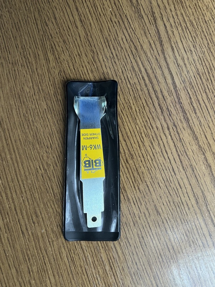 BTB PINCHWELD SCRAPER TOOL with WINGS MEDIUM (20mm Wide)