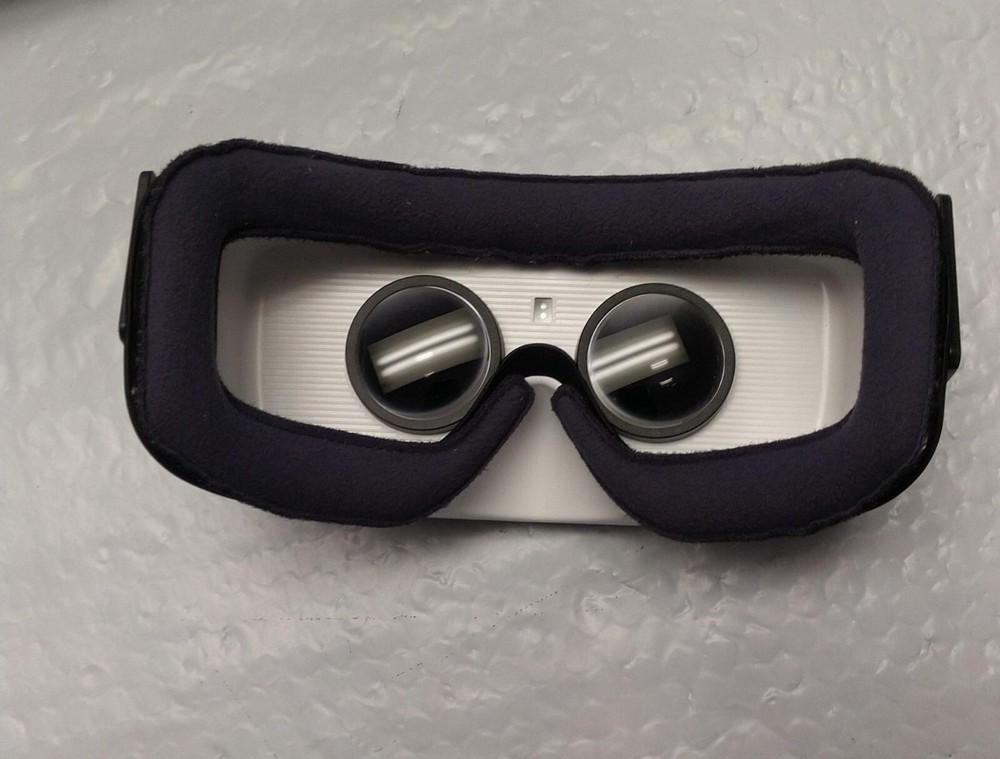 Samsung Gear VR Powered by OCULUS