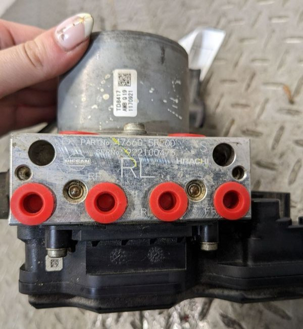 2018-2019 Nissan Kicks OEM ABS Brake Pump Module Assembly