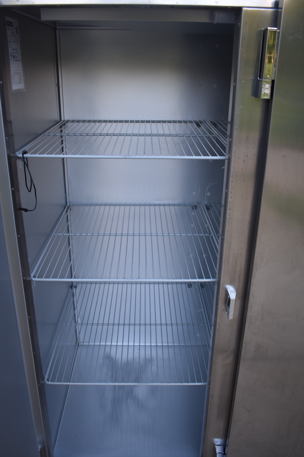 2017 TRAULSEN G30011 3 DOOR REACH IN REFRIGERATOR (3) SOLID DOORS