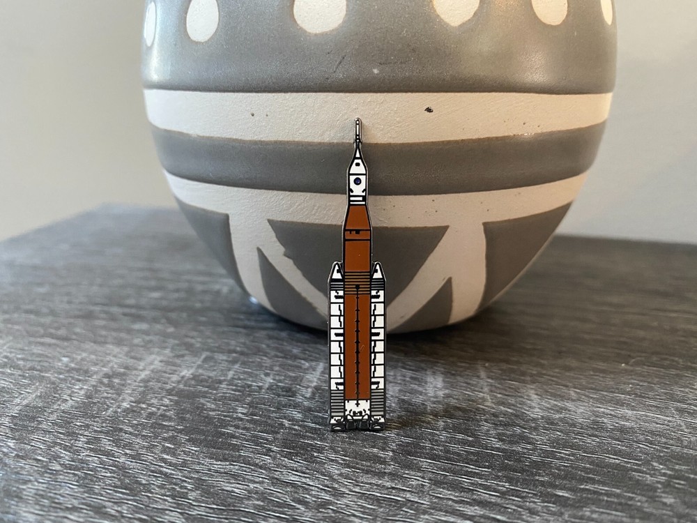 SLS - NASA Space Launch System Block 1 Pin