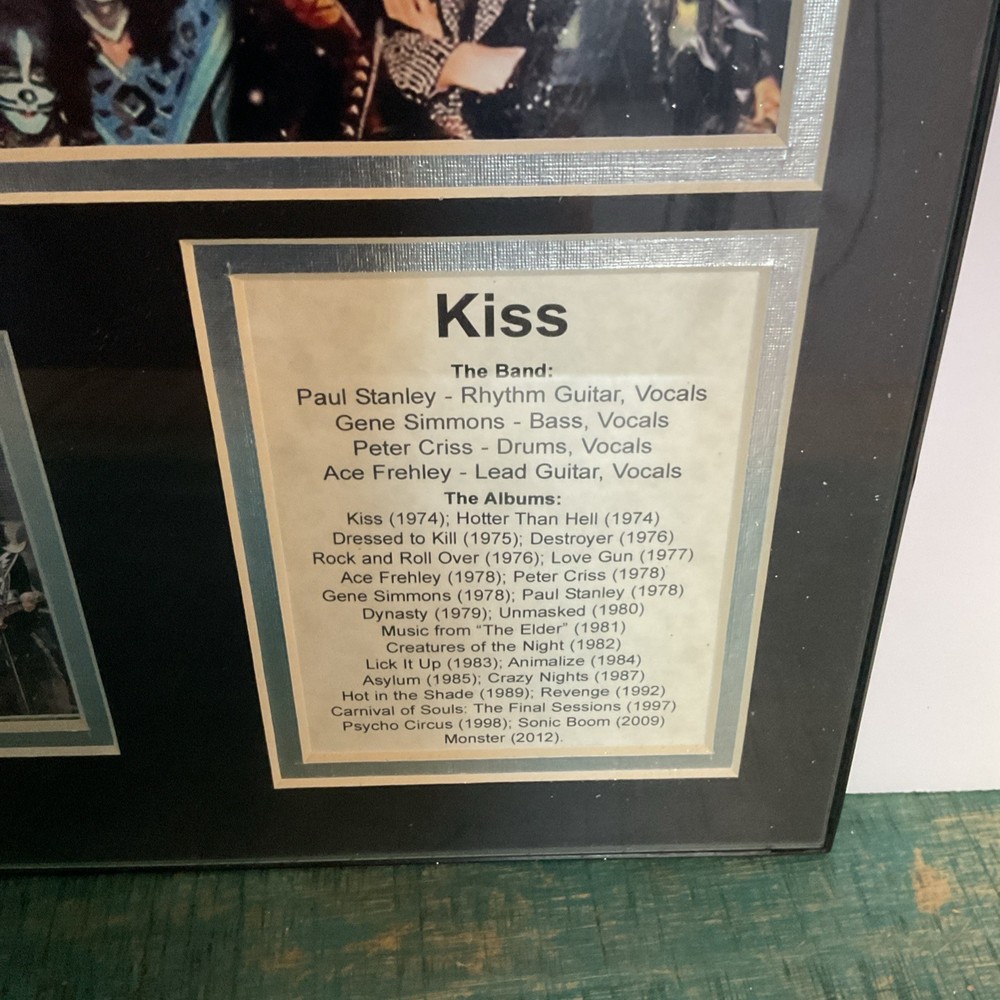 KISS FRAMED PHOTO COLLAGE 11x14