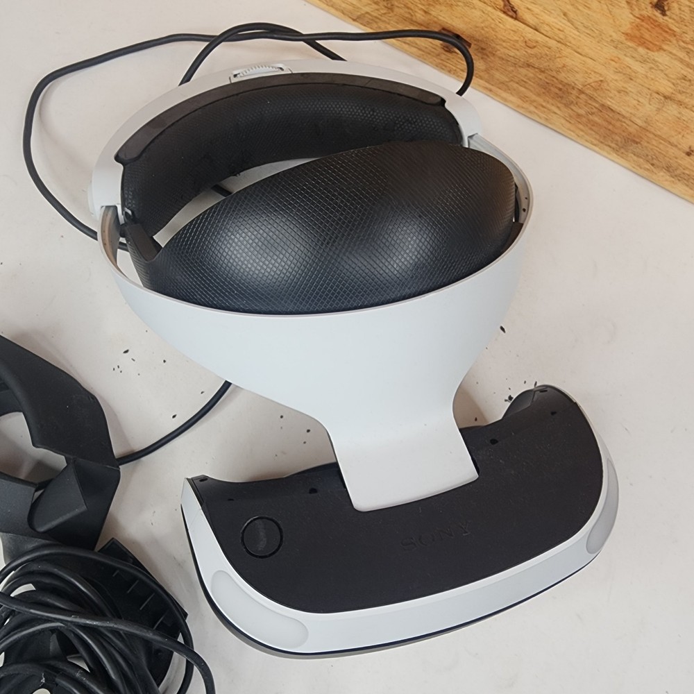 Sony PlayStation VR PS4 Virtual Reality Headset ONLY READ not tested