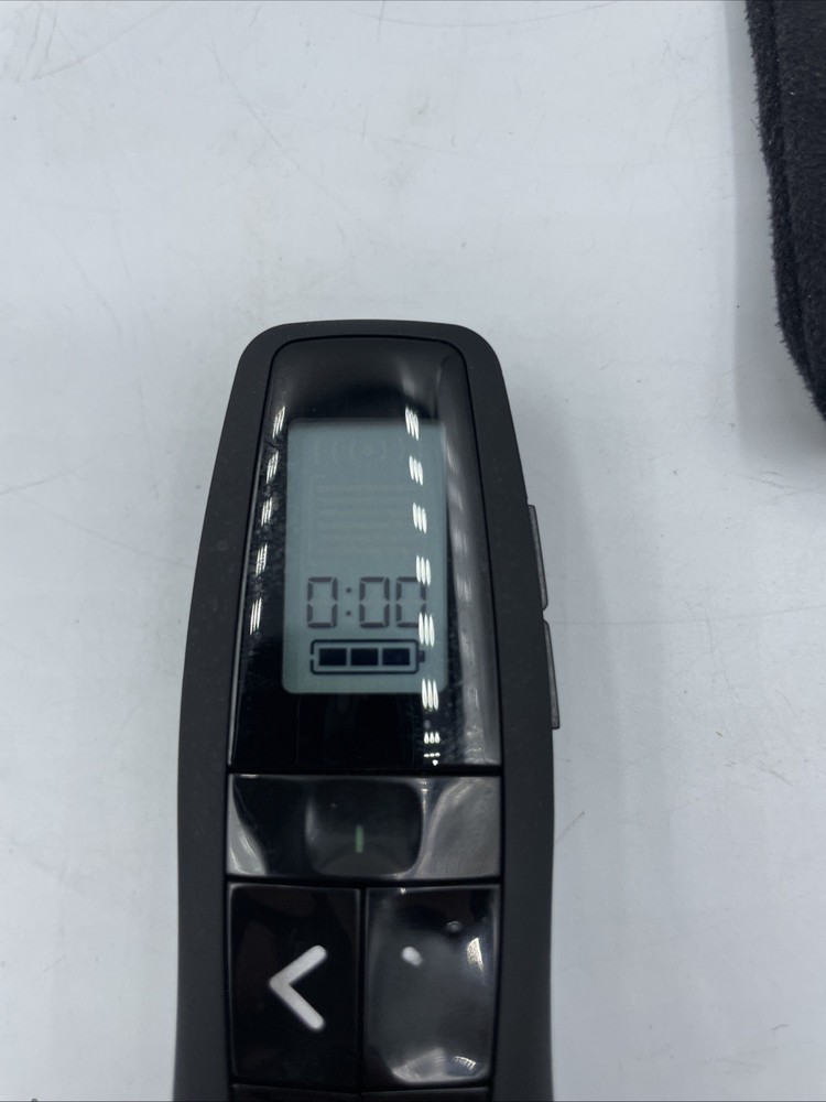 Logitech R800 Professional Presenter Presentation Remote Control Black with Bag