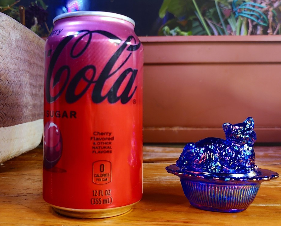 Mini Cat On Basket Cobalt Blue Carnival 2.75" x 2.25" Mosser Glass