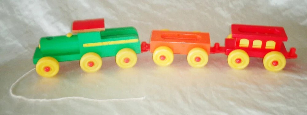Vintage Wooden Toy Train with Pull String ~ Engine Coboose +