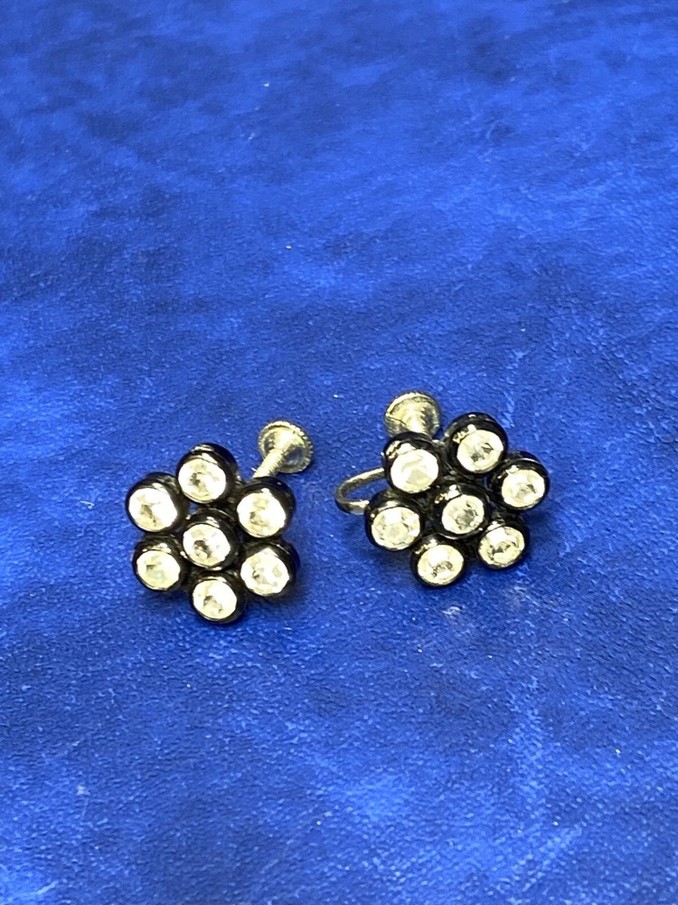 Vtg Unsigned Black Plastic Clear Rhinestone Cluster Screw Back Earrings