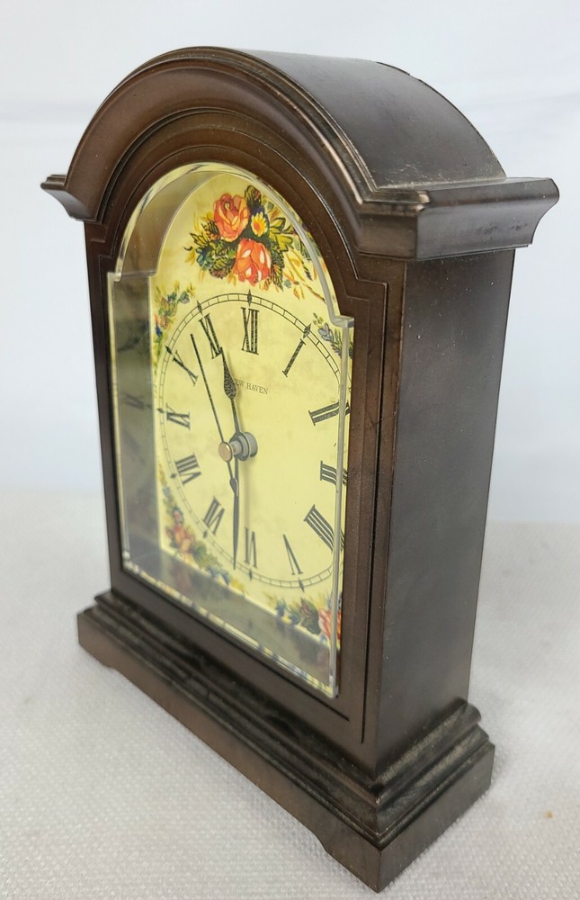 New Haven Quartz Mantle Table Clock Plastic Roman Numerals Floral Pattern (9E) (