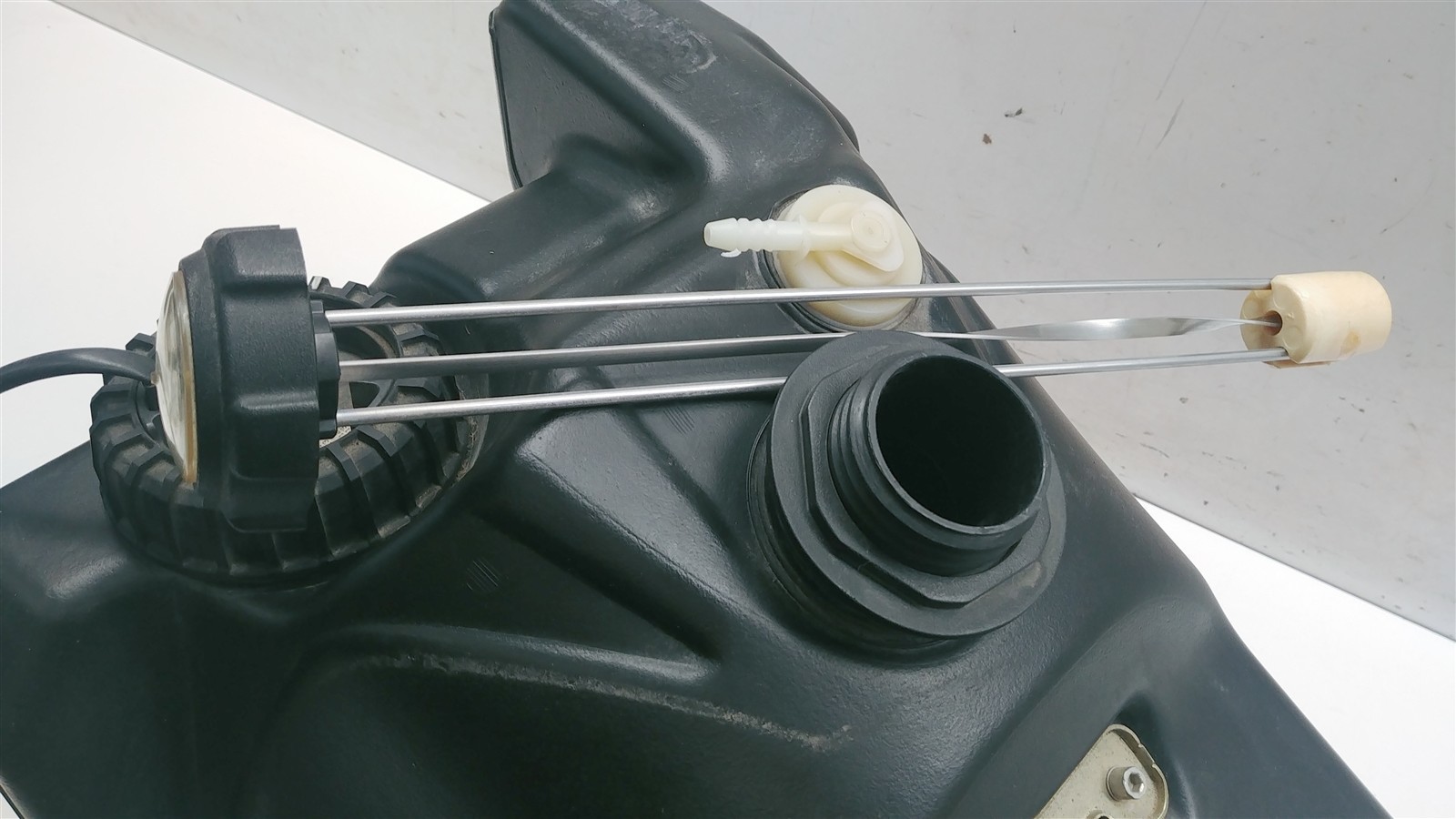 2014 Polaris Switchback Assault 800 Gas Tank w Fuel Pump & Gauge Cap Complete