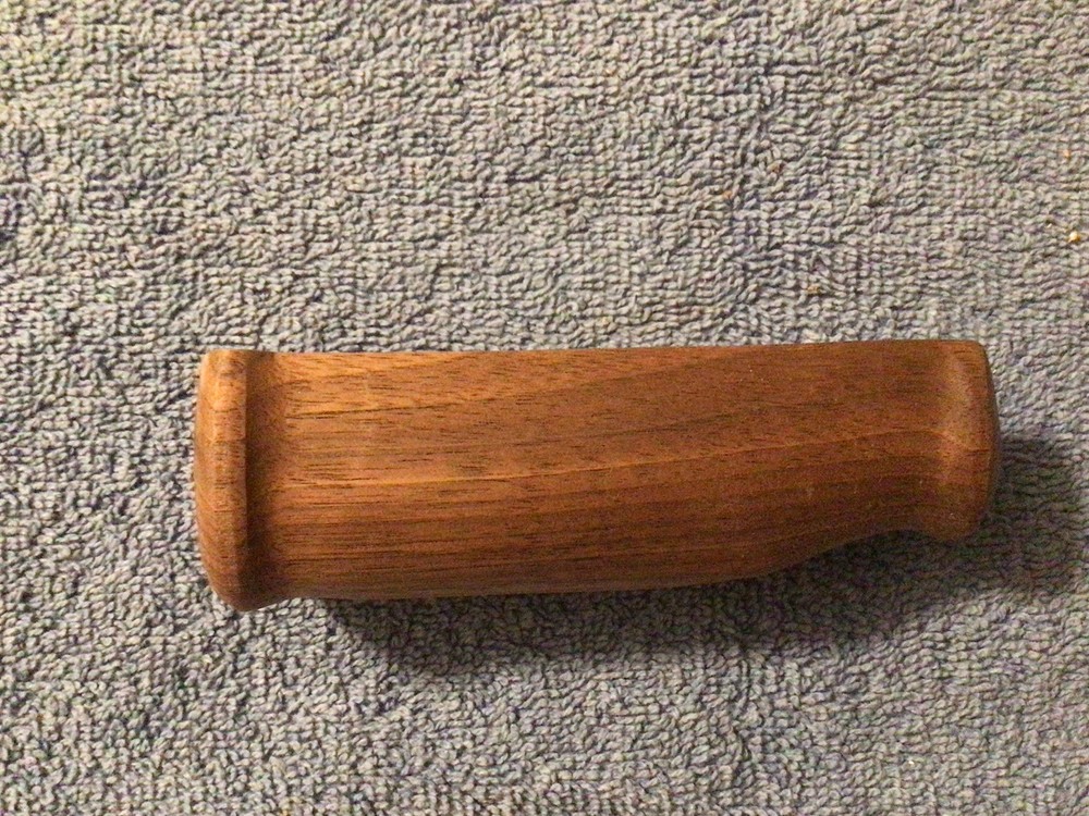 Colt Lightning .22 Deluxe Forend Walnut Repro