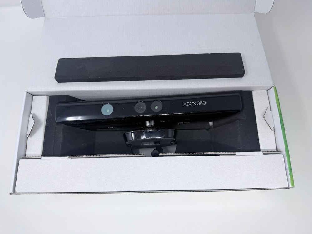 Microsoft Kinect Sensor Xbox 360 & Kinect Adventures- TESTED & WORKS