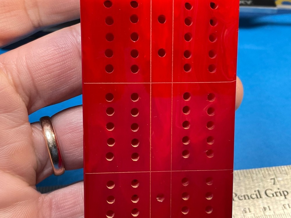 ———BEAUTIFUL RED MARBLED FOLDING CRIBBAGE BOARD——