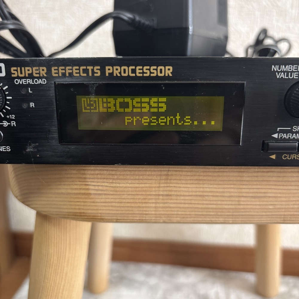 BOSS Pro SE-70 Super Effects Processor 100V