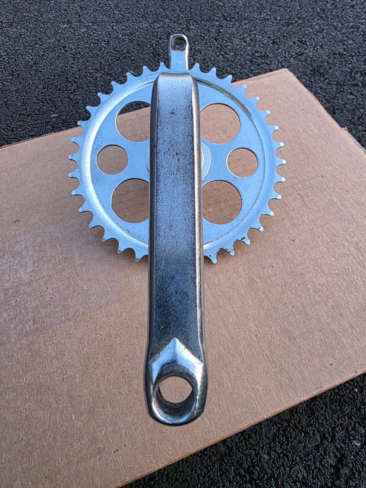 VINTAGE SCHWINN STINGRAY JUNIOR CRANK SET WITH HARDWARE