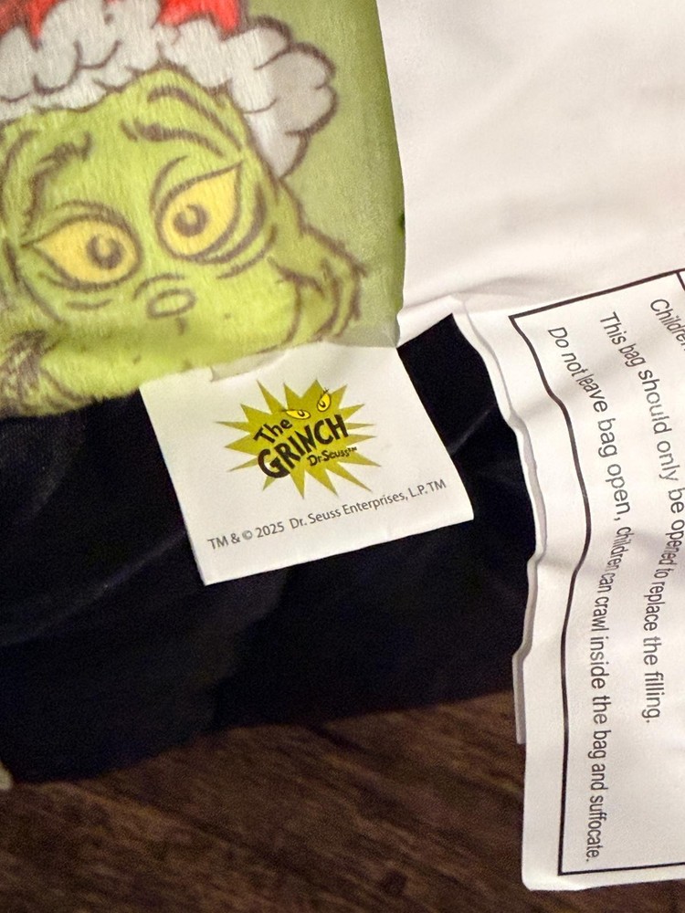 The Grinch Dr. Seuss Pod Beanbag Toddler Chair 17 in W x 20 in H x 17